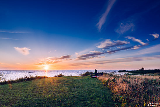 Autumn sunset on Vänern, at Källby, with Laura