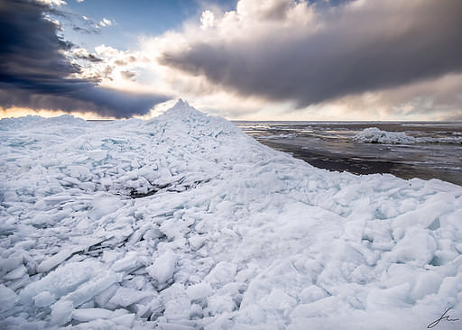 The ice tide on Vänern from 2013, photographed at Hindens Rev